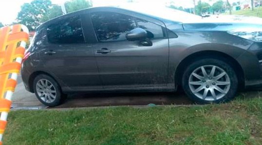 Peugeot 308 ALLURE – Gris oscuro – MKZ207