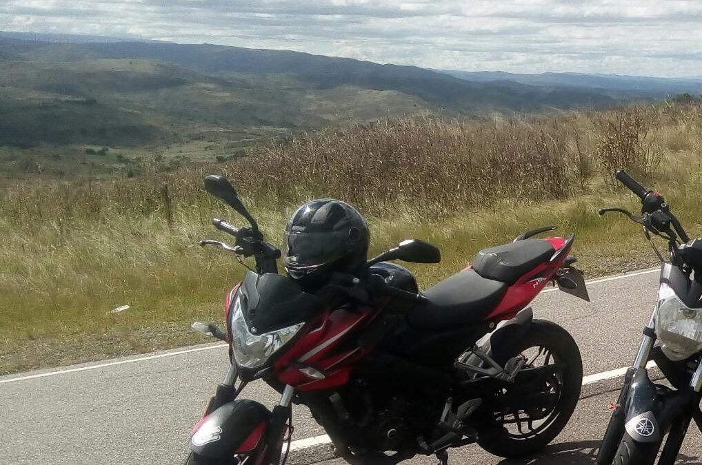 Rouser NS 200 – Color Roja con negro – Patente a042pre