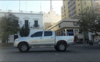 TOYOTA HILUX – Color gris – Patente NVL164