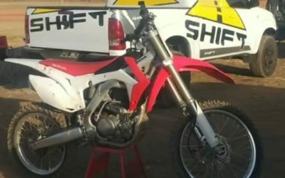 HONDA CRF 250 R – Color blanca y roja – Patente SIN DOMINIO